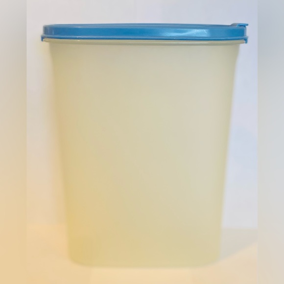 Vintage Tupperware #1614-23 Hinged Pour Lid USA Food Drink Storage - Picture 5 of 6
